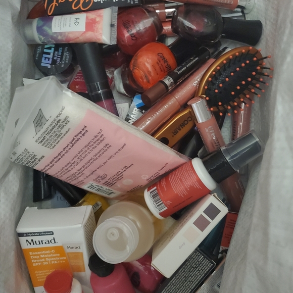 Lot of 50 Mixed Makeup, Health and Beauty. - Picture 10 of 16